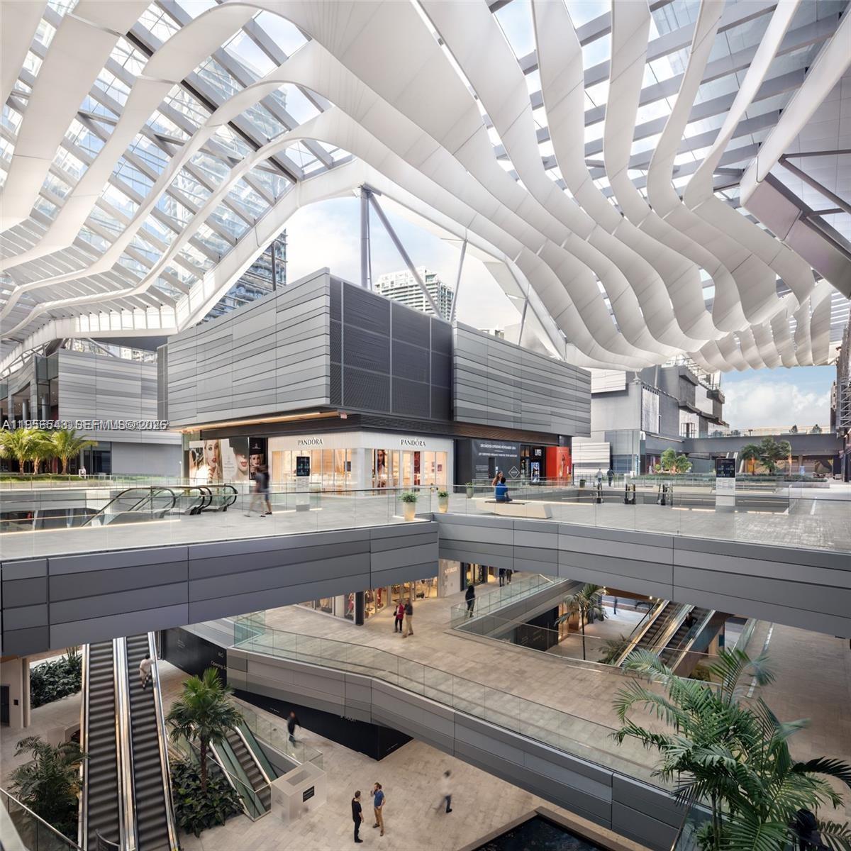 88 Southwest 7th Street, Unit 2104 Miami, FL 33130 - Photo 43 of 50 a room with gym equipment