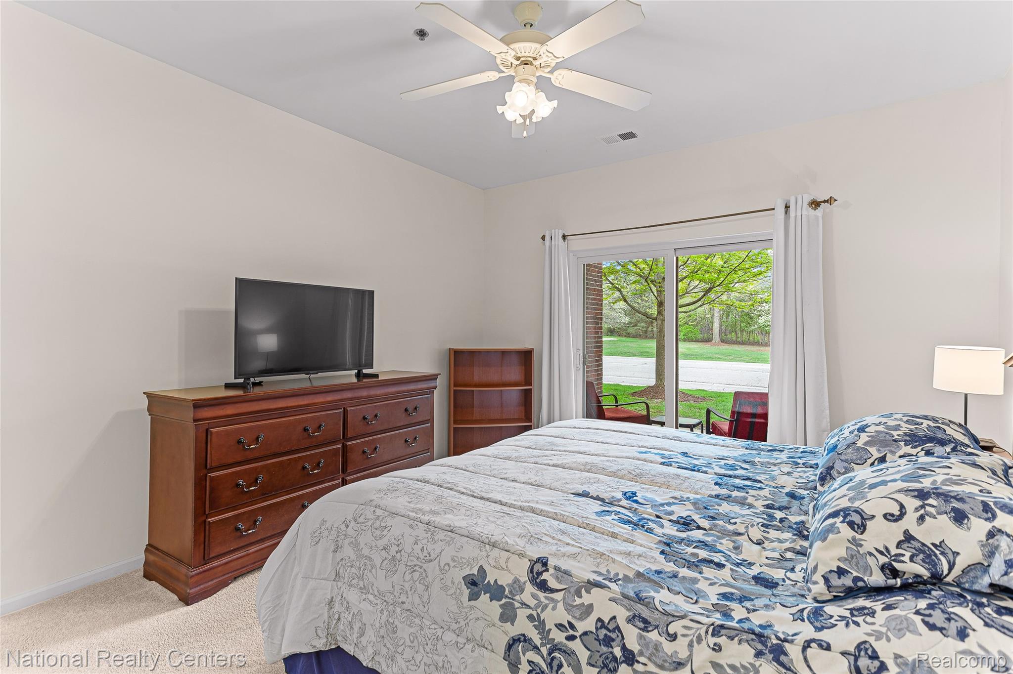 1637 Deepwood Circle Rochester, MI 48307 - Photo 17 of 34 IMG_4889.jpg