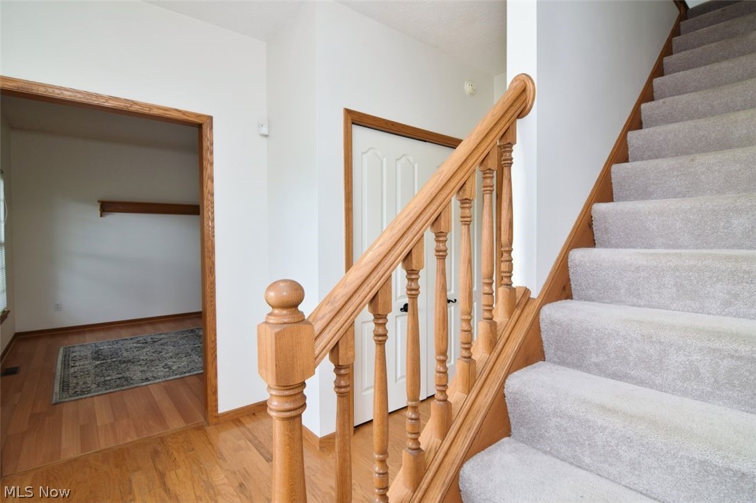 6967 Auburn Ridge Road Painesville, OH 44077 - Photo 4 of 47