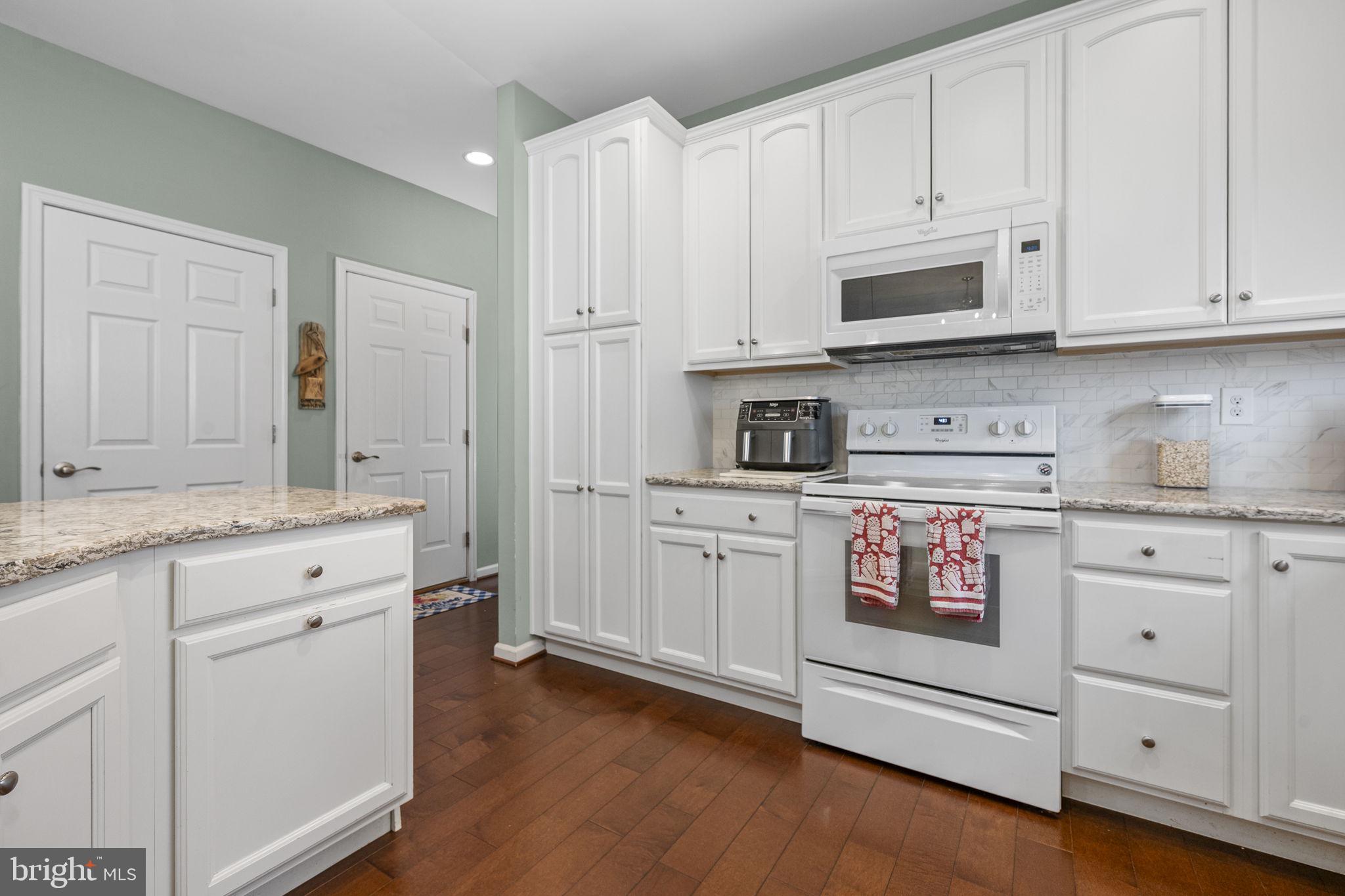 1022 Glory Way Lititz, PA 17543 - Photo 8 of 34