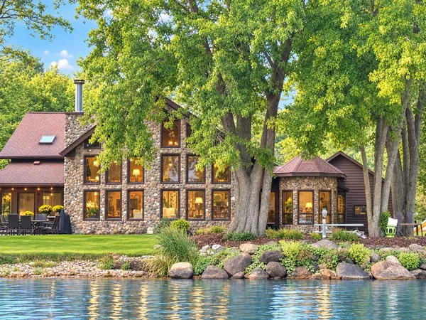 $1,295,550 | N3231 Tipperary Point Road, Poynette, WI 53955