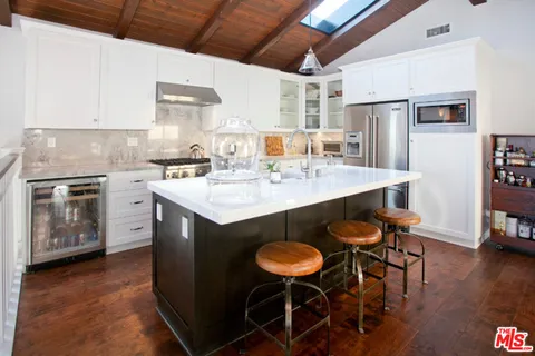 $11,750 | 531 2nd Street, Hermosa Beach, CA 90254