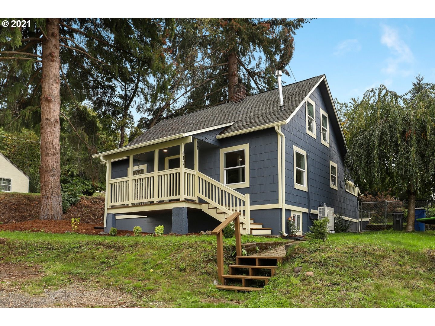 817 Highland Street Ridgefield, WA 98642 - Photo 2 of 27 a house view with a garden space