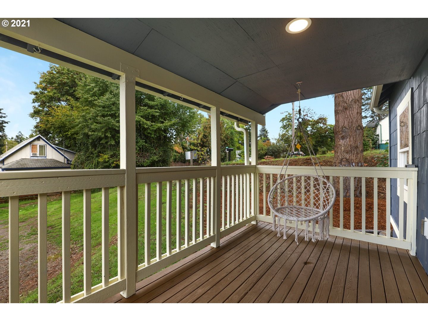 817 Highland Street Ridgefield, WA 98642 - Photo 4 of 27 a view of balcony with wooden floor