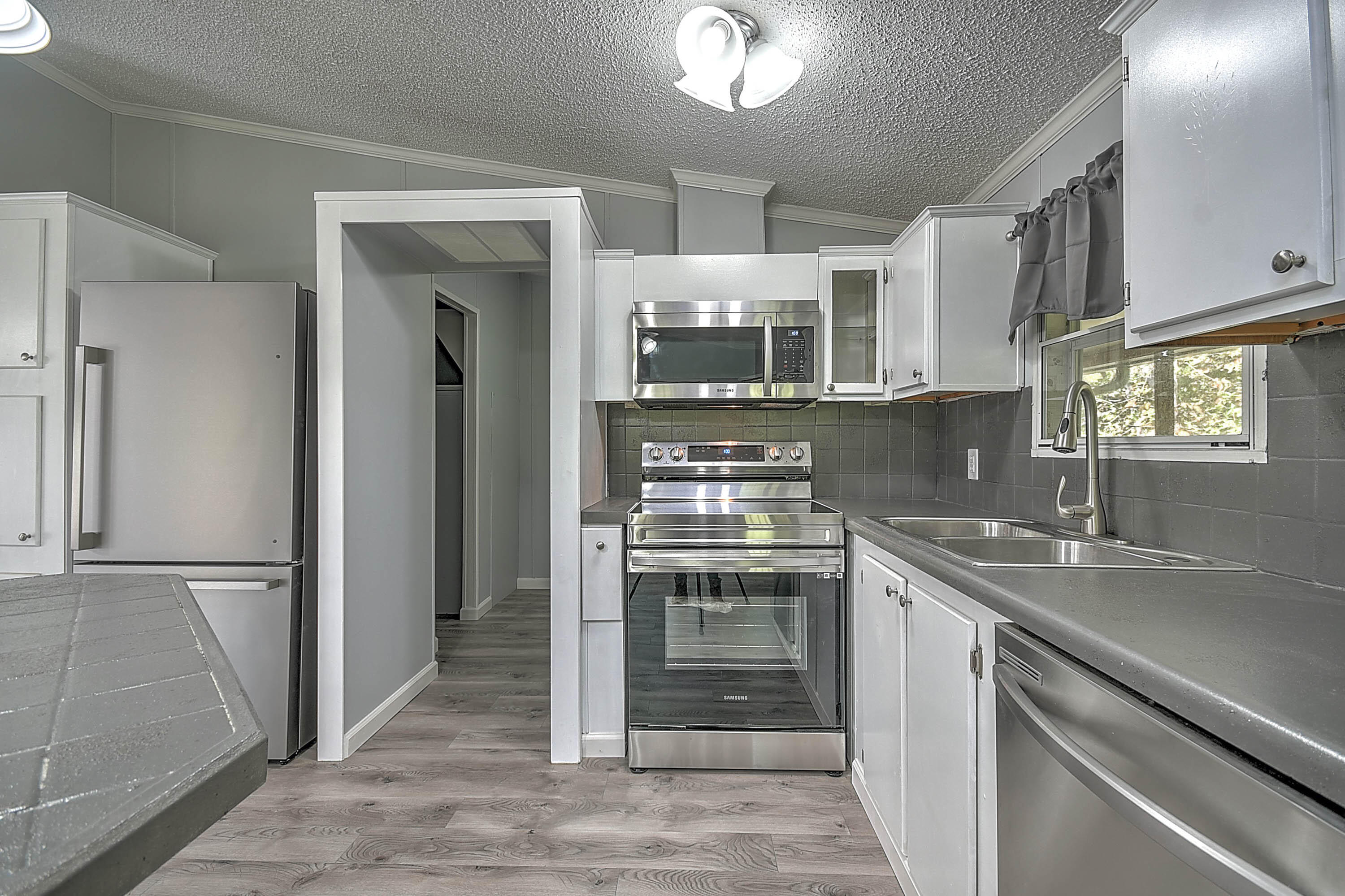 955 South Water Fork Road Greeneville, TN 37743 - Photo 13 of 31 New Stainless Appliances