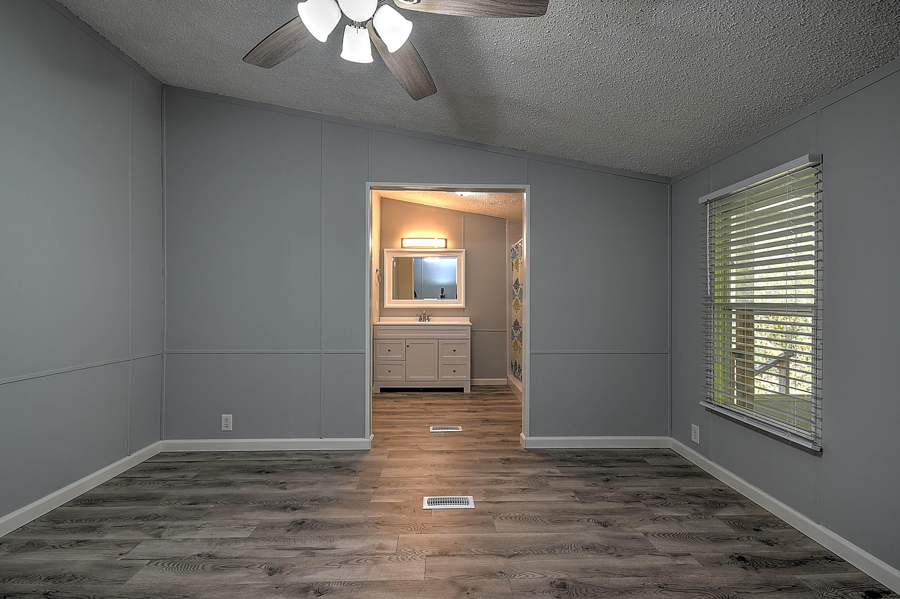 955 South Water Fork Road Greeneville, TN 37743 - Photo 19 of 31 Master Bedroom