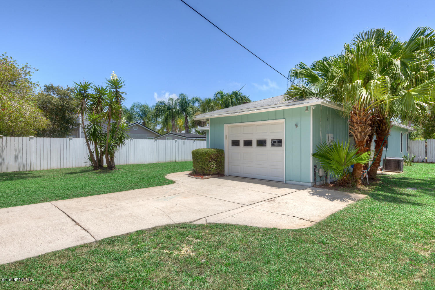 2251 Riley Street Jacksonville Beach, FL 32250 - Photo 4 of 29 Image 4