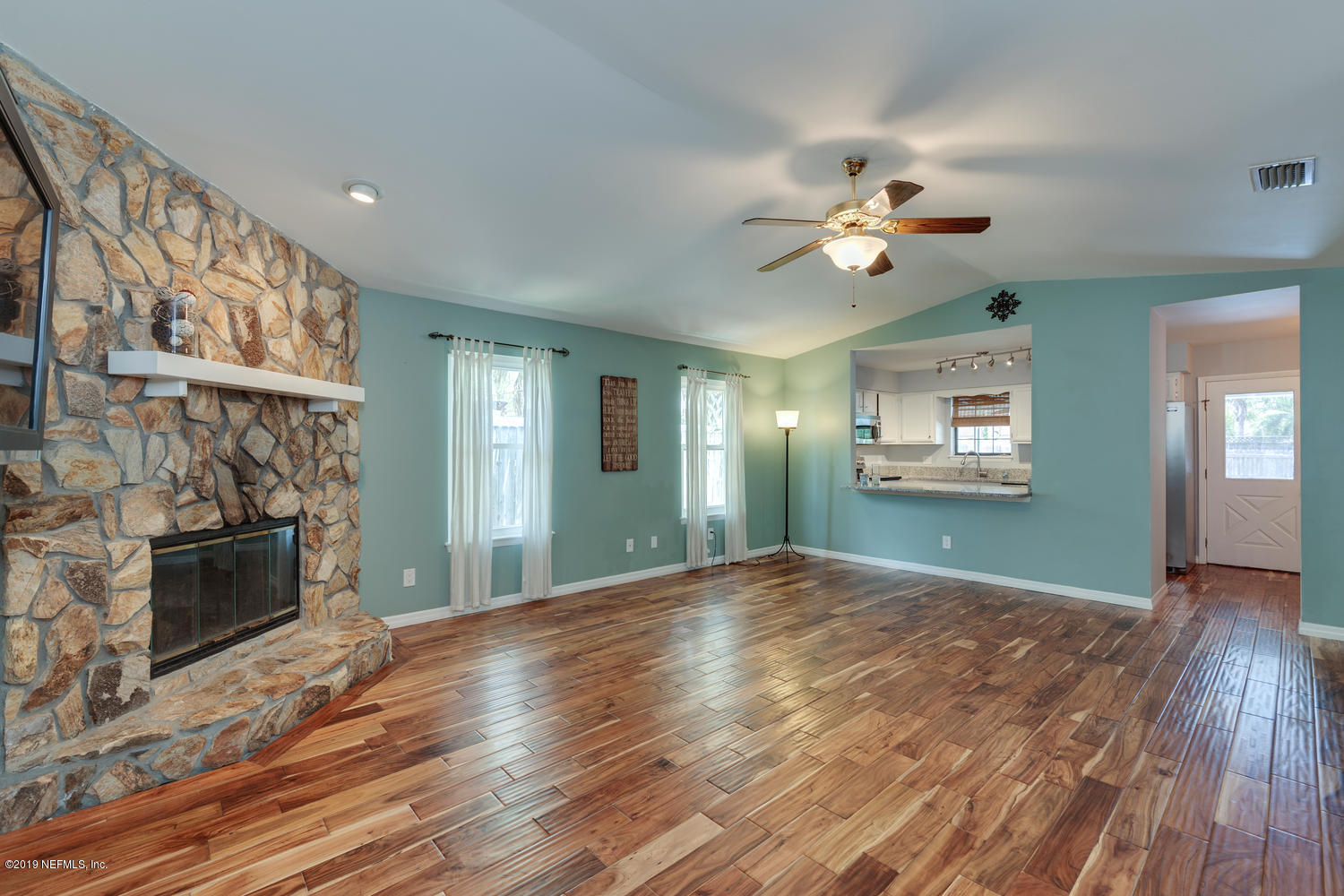2251 Riley Street Jacksonville Beach, FL 32250 - Photo 5 of 29 Image 5