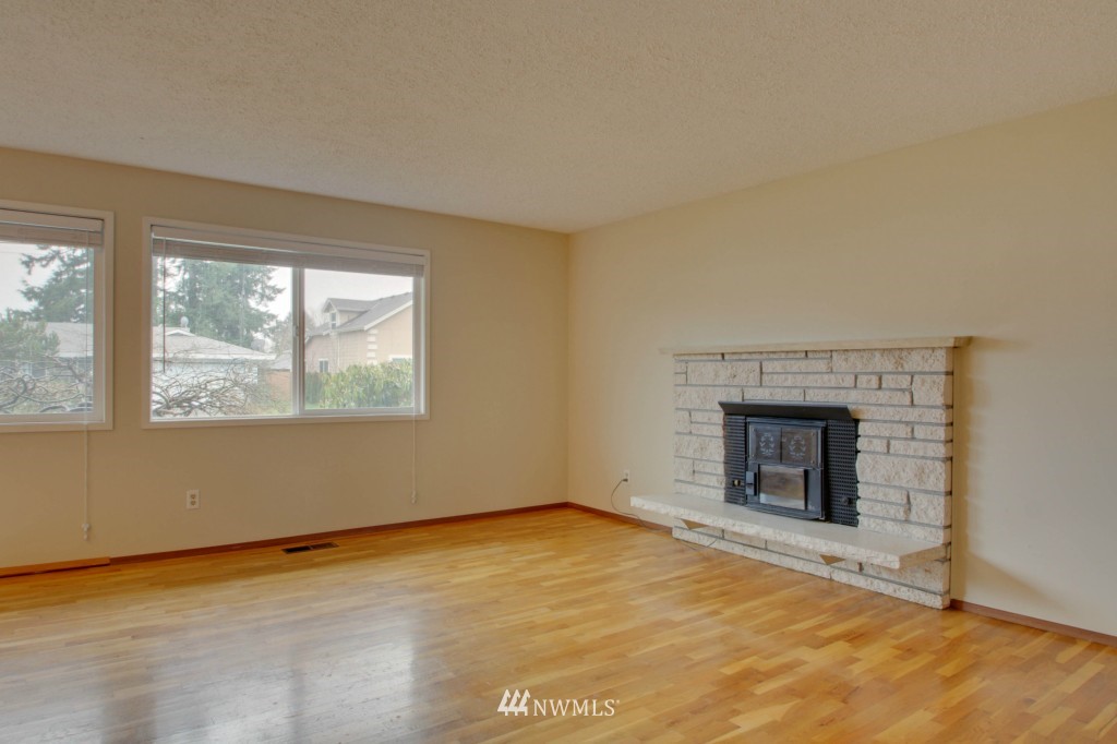 4232 Northeast 10th Place Renton, WA 98059 - Photo 2 of 13