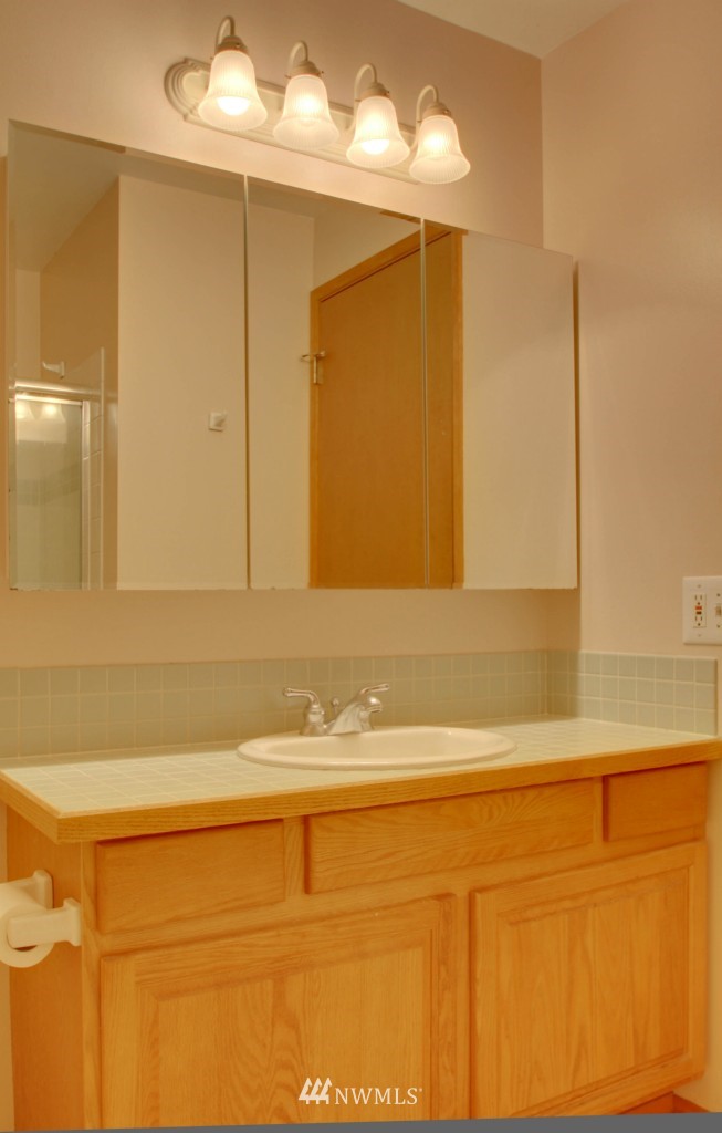 4232 Northeast 10th Place Renton, WA 98059 - Photo 8 of 13