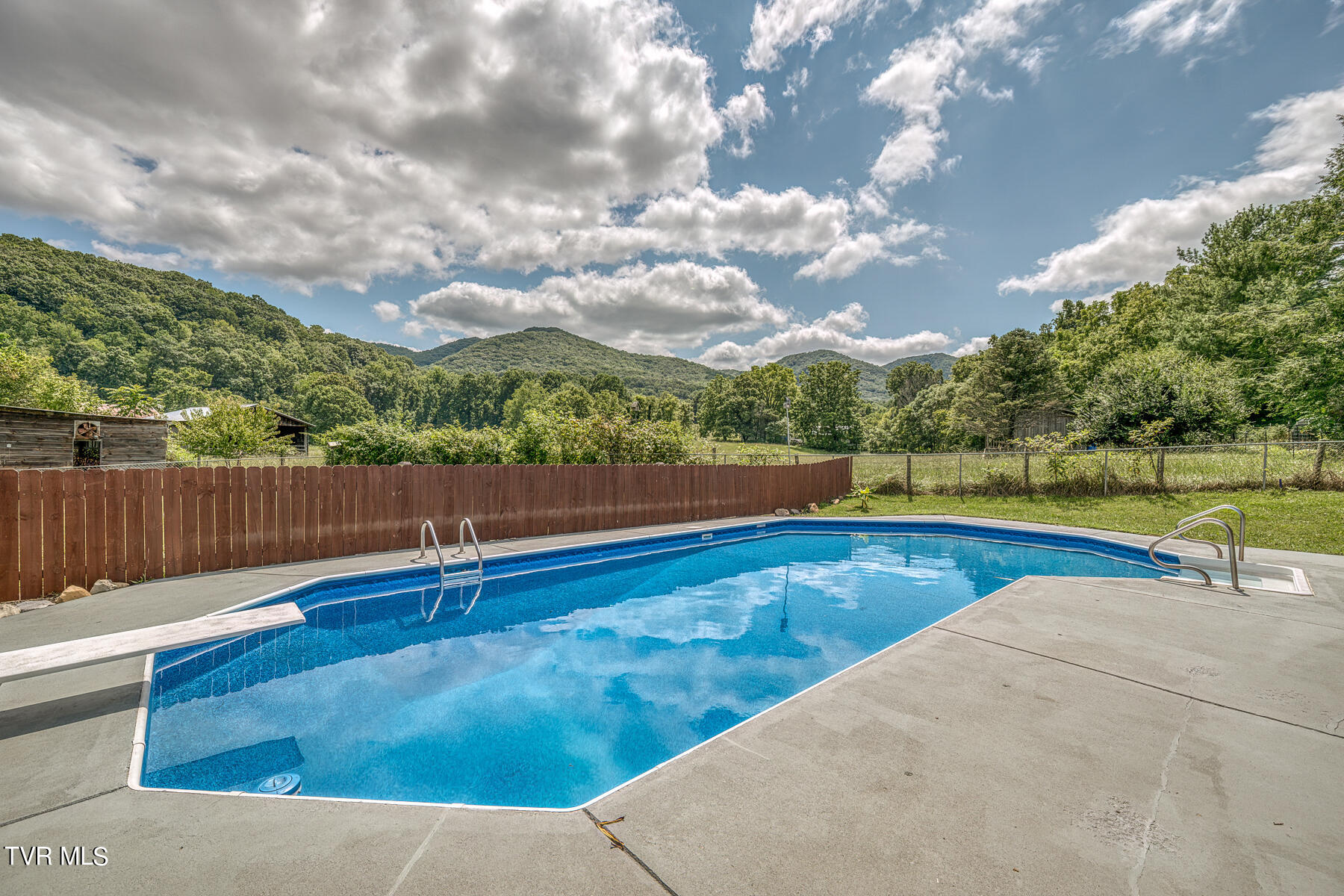 2607 Siam Road Elizabethton, TN 37643 - Photo 27 of 35 2607 Siam Road-44