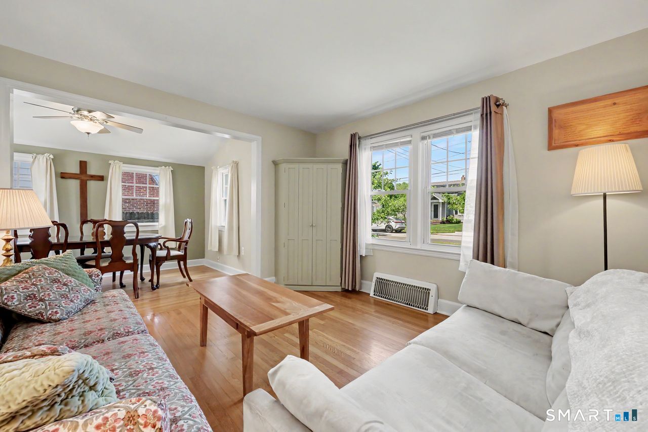 39 Austin Road Milford, CT 06460 - Photo 5 of 37