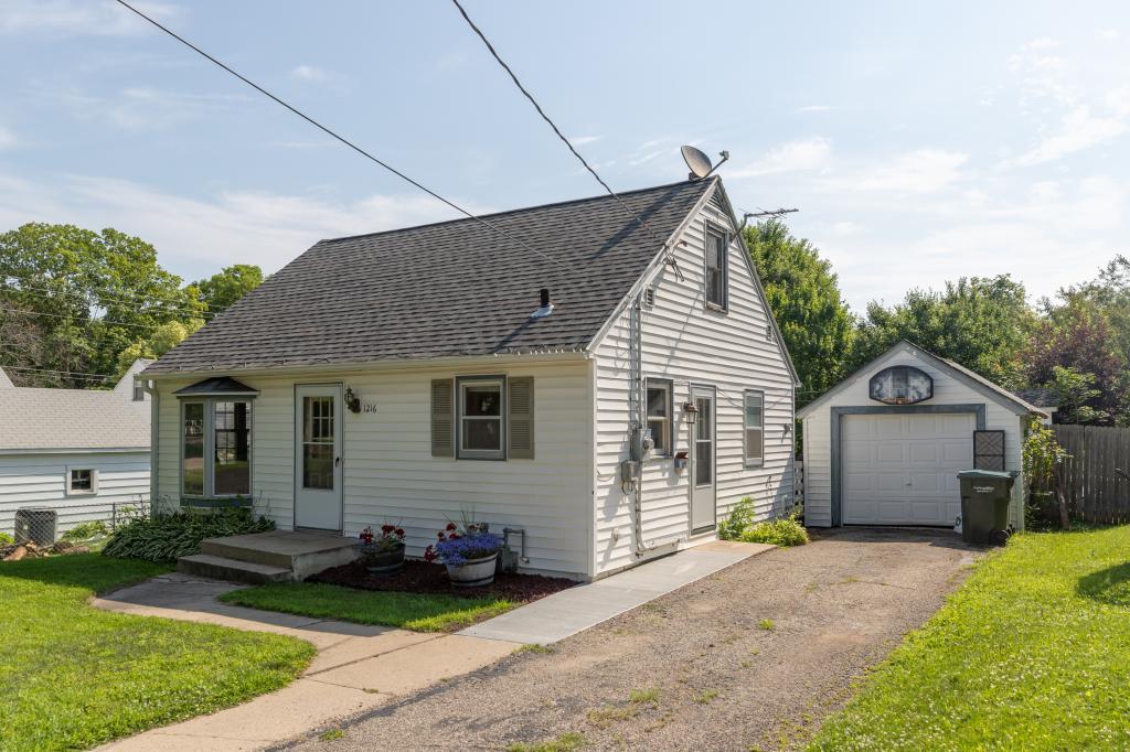 1216 6th Avenue Northwest Rochester, MN 55901 - Photo 1 of 1 Gallery Image 1