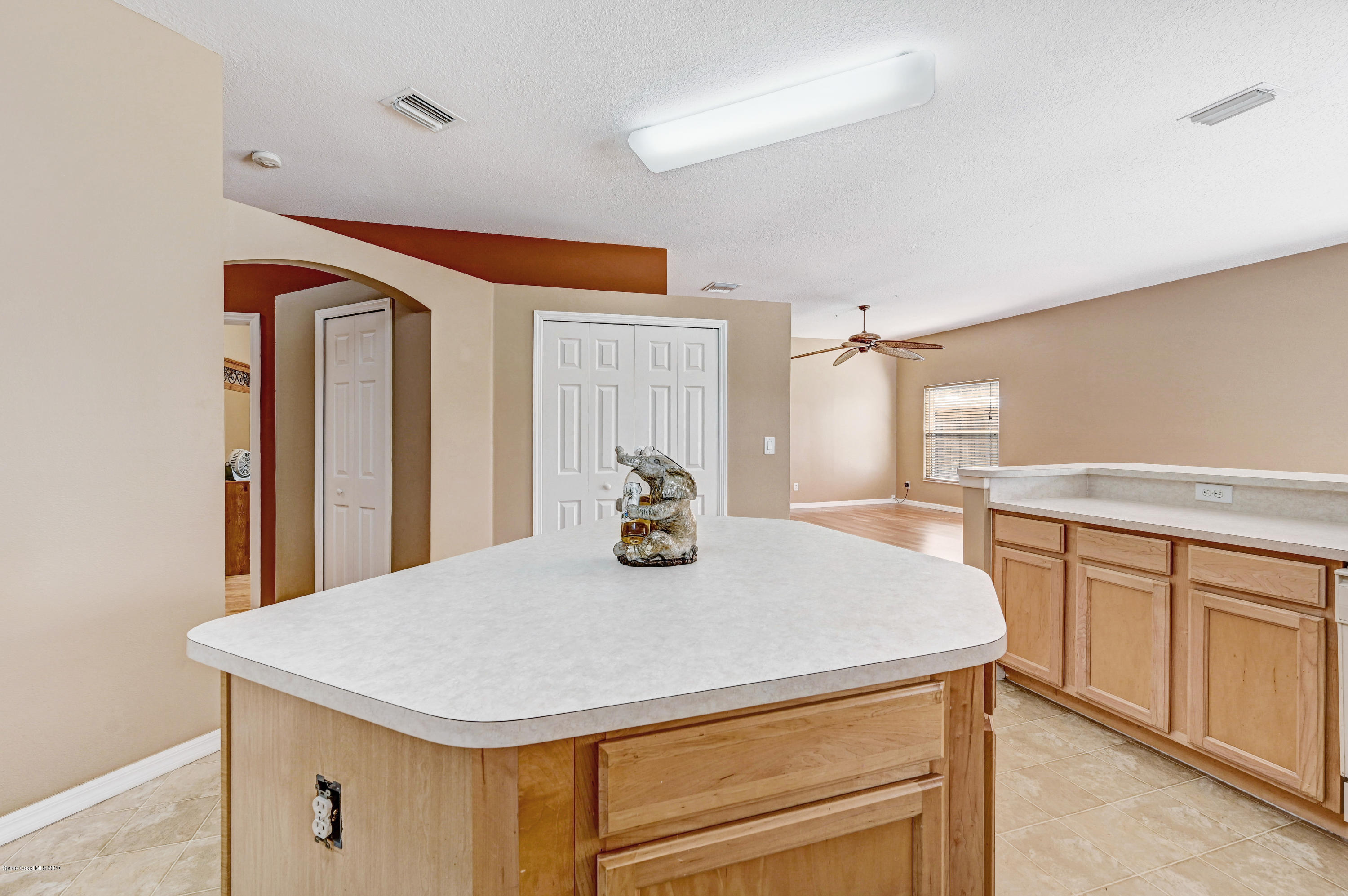 2865 Tishman Road Southeast Palm Bay, FL 32909 - Photo 24 of 34 kitchen