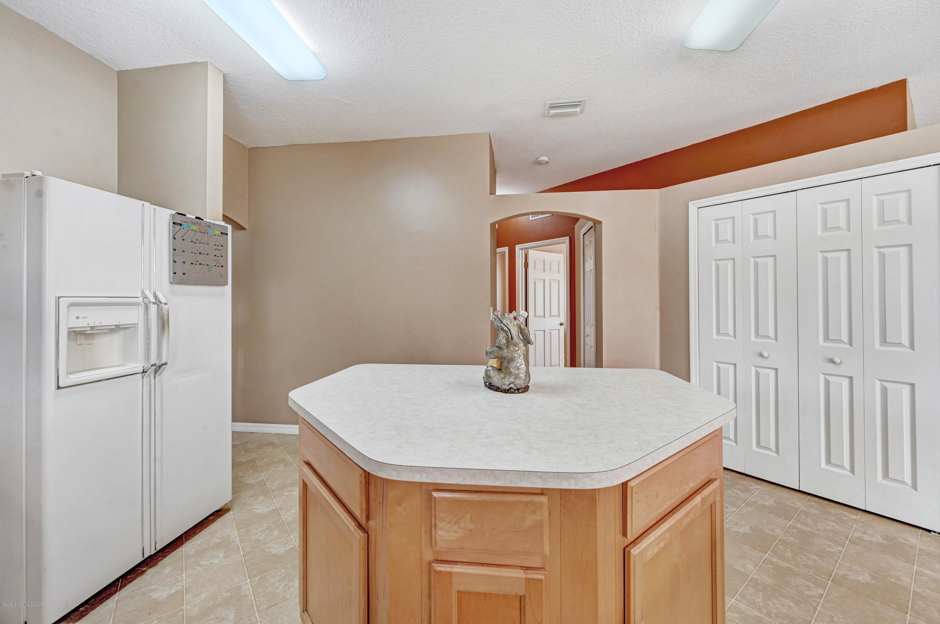 2865 Tishman Road Southeast Palm Bay, FL 32909 - Photo 26 of 34 kitchen