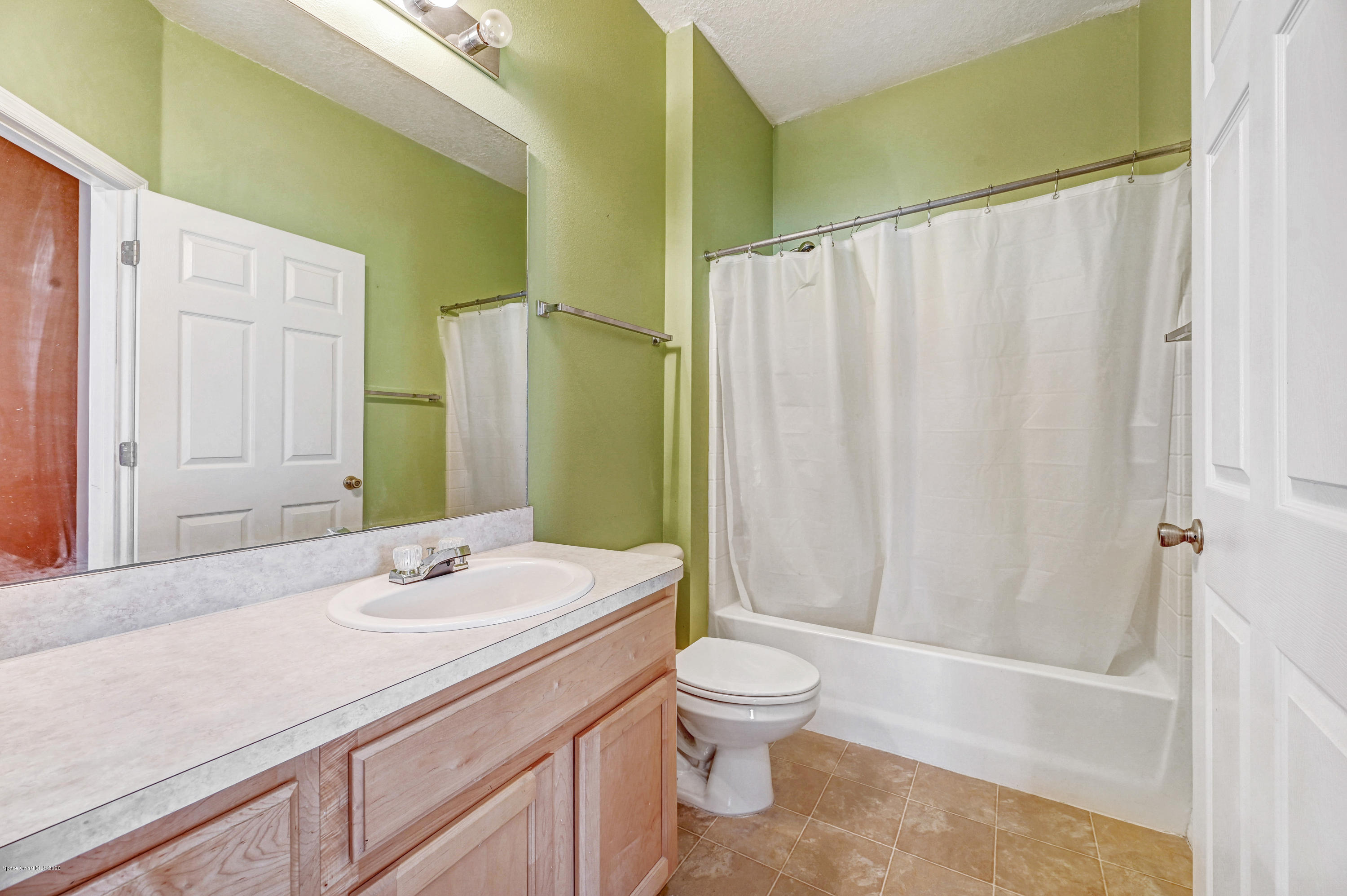 2865 Tishman Road Southeast Palm Bay, FL 32909 - Photo 31 of 34 hall bathroom