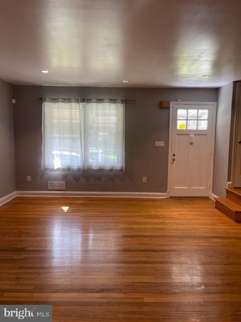 6021 Falkirk Road Baltimore, MD 21239 - Photo 16 of 35 Living room