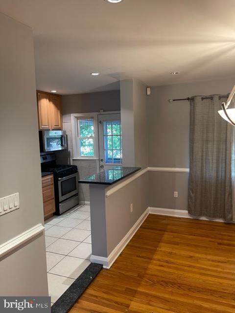 6021 Falkirk Road Baltimore, MD 21239 - Photo 10 of 35 Kitchen/Dining