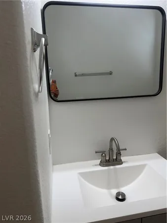 $2,000 | 9310 Winebrook Avenue, Las Vegas, NV 89148