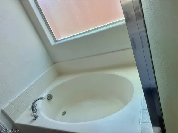 $2,000 | 9310 Winebrook Avenue, Las Vegas, NV 89148