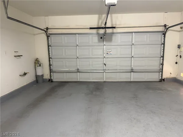 $2,000 | 9310 Winebrook Avenue, Las Vegas, NV 89148