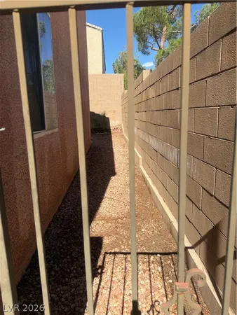 $2,000 | 9310 Winebrook Avenue, Las Vegas, NV 89148