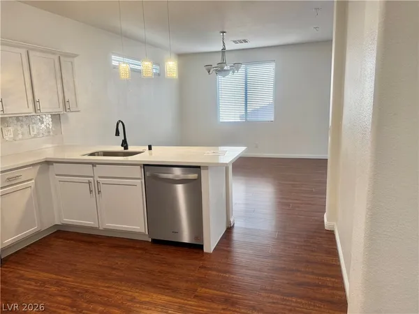 $2,000 | 9310 Winebrook Avenue, Las Vegas, NV 89148
