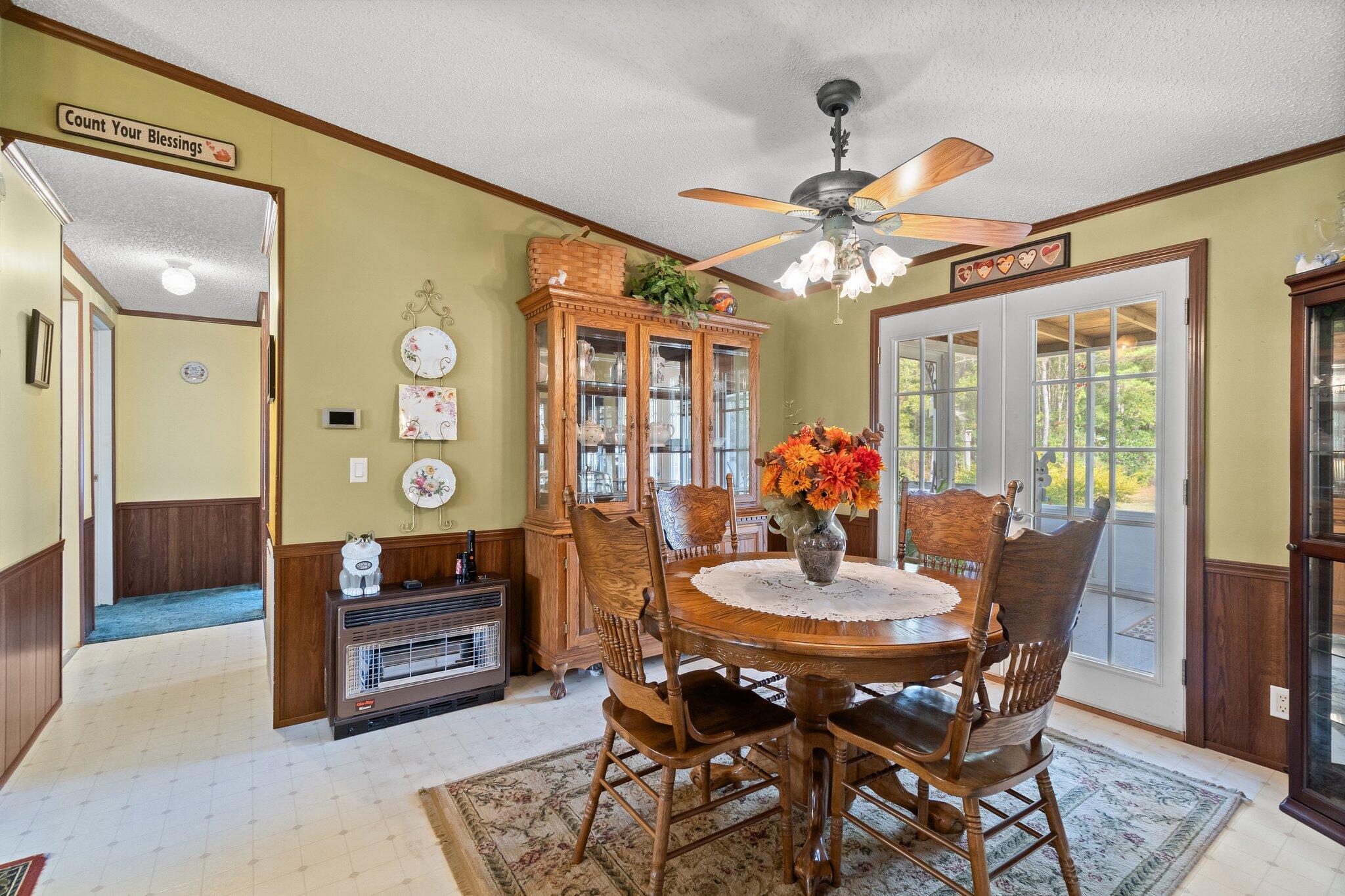 4281 Shell Landing Road Vernon, FL 32462 - Photo 16 of 55 a dining room with furniture and window