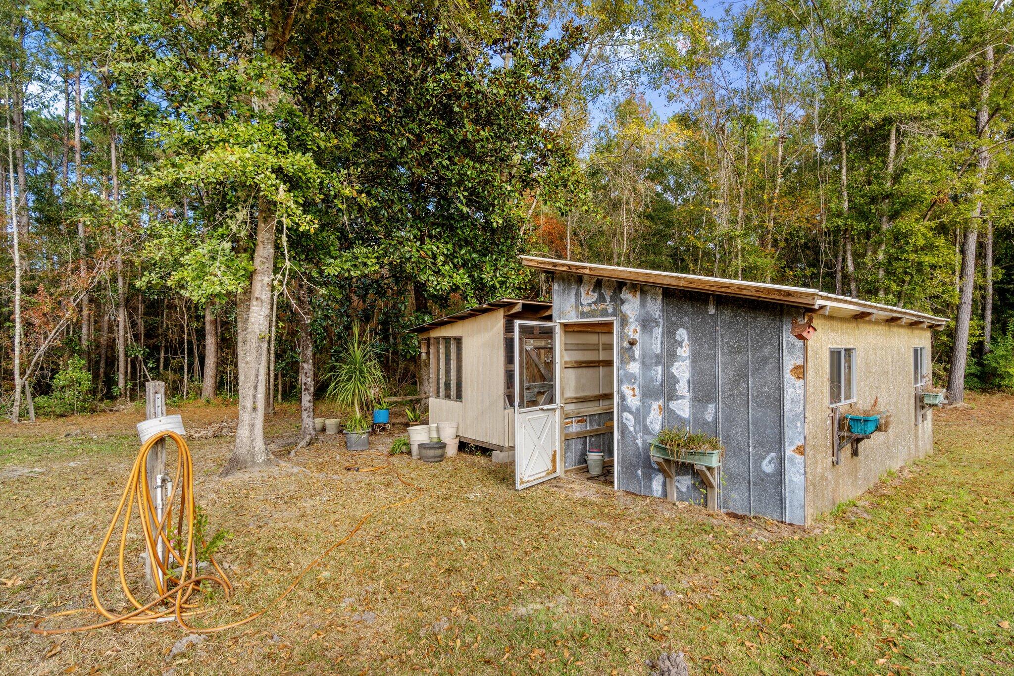 4281 Shell Landing Road Vernon, FL 32462 - Photo 34 of 55 a view of a backyard