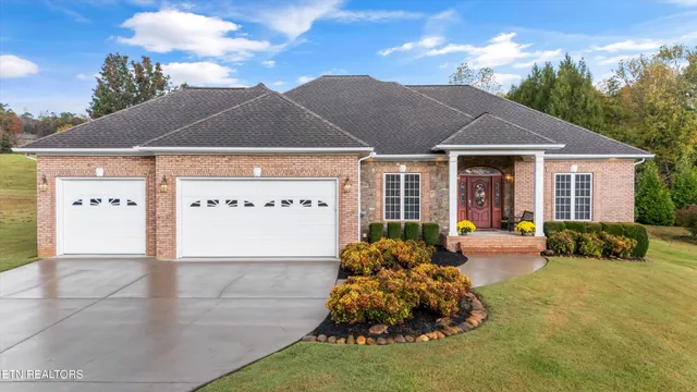 $750,000 | 7613 Powderhorn Trail, Townsend, TN 37882