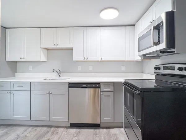 $2,000 | 25 Common Street, Unit 1, Weymouth, MA 02188