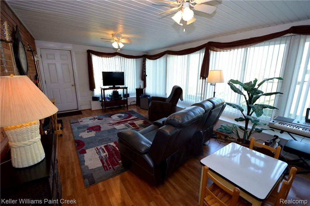 263 Booth Road Troy, MI 48085 - Photo 42 of 67 DSC_1322.JPG
