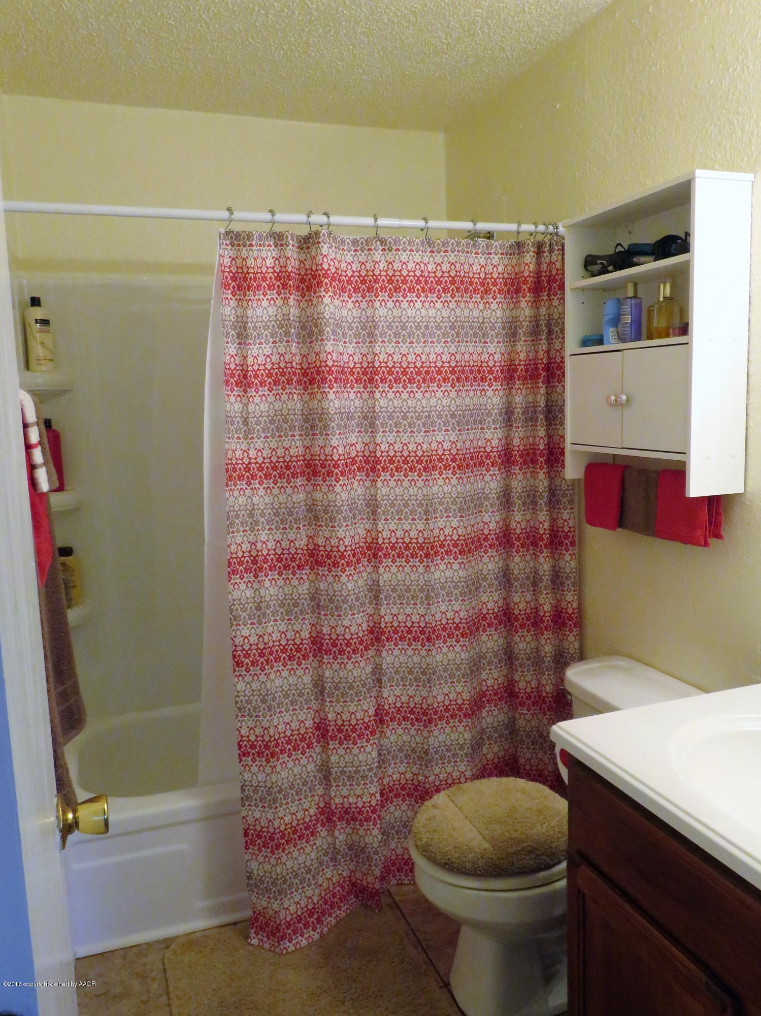 9613 River Road Amarillo, TX 79108 - Photo 13 of 29 Main Full Bath
