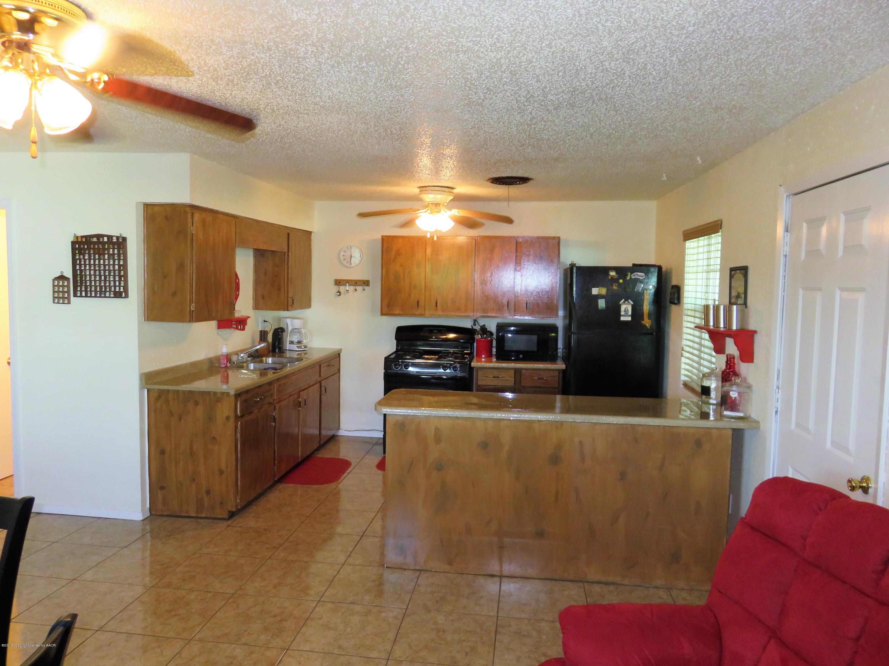 9613 River Road Amarillo, TX 79108 - Photo 7 of 29 Kitchen