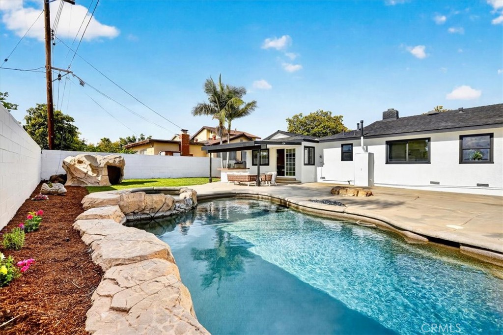 592 North Milford Road Orange, CA 92867 - Photo 36 of 39