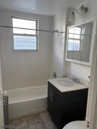 $2,100 | 121 Smith Street, Newark, NJ 07106