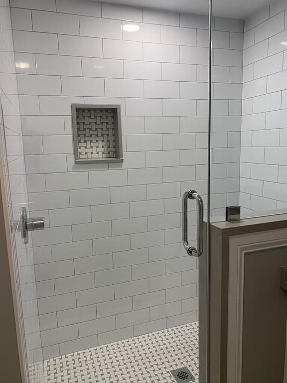 196 Reedsdale Road Milton, MA 02186 - Photo 20 of 20 a bathroom with a shower