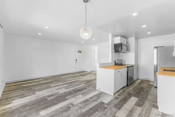 $309,900 | 1641 Pentecost Way, Unit 10, San Diego, CA 92105