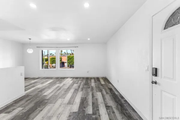 $309,900 | 1641 Pentecost Way, Unit 10, San Diego, CA 92105