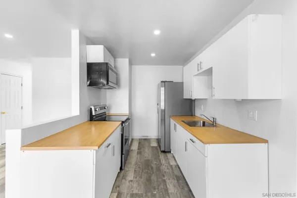 $309,900 | 1641 Pentecost Way, Unit 10, San Diego, CA 92105