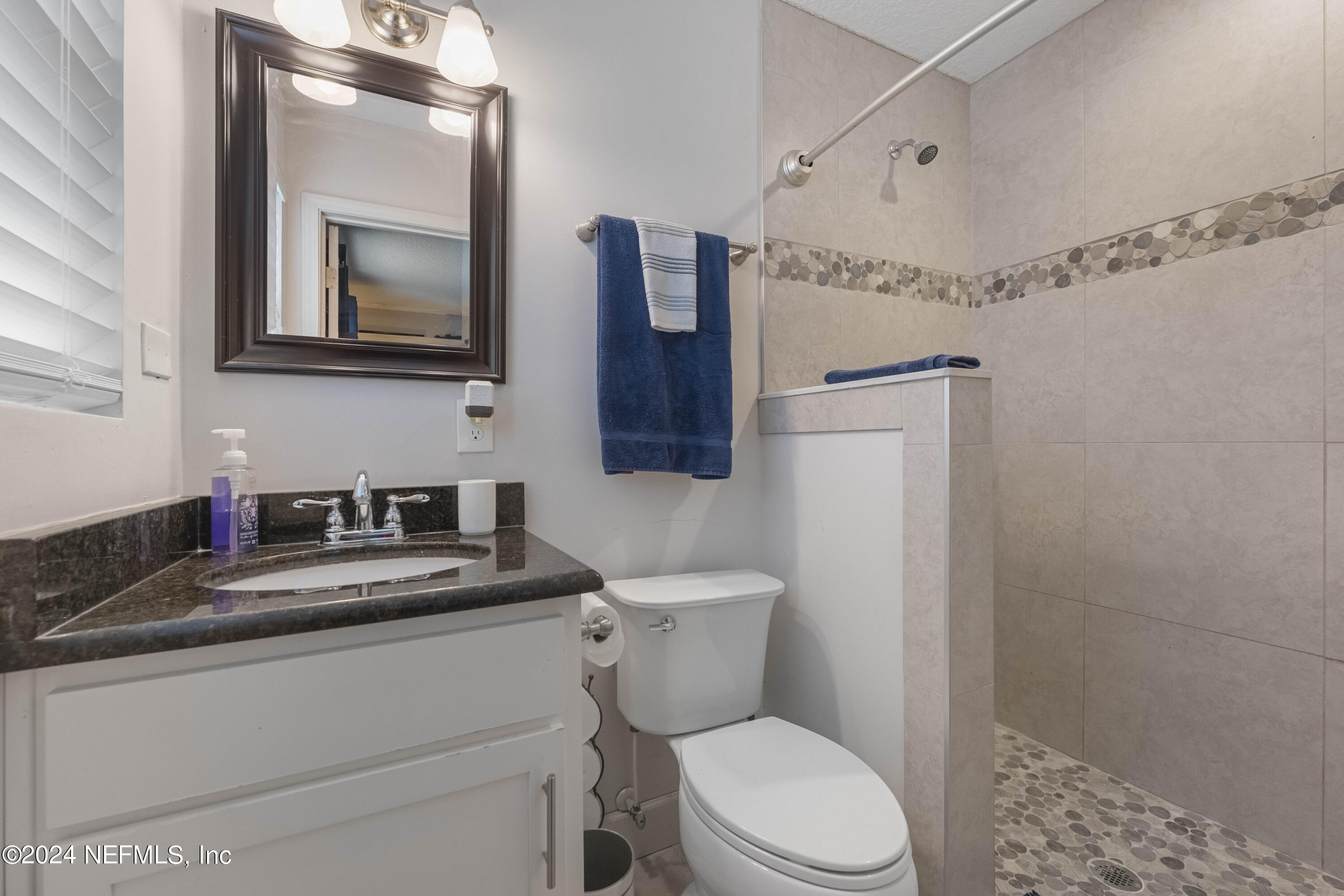 7718 Cayman Road Jacksonville, FL 32216 - Photo 19 of 32 Guest bath