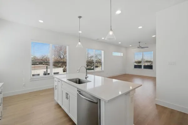 $2,600 | 1741 West Cantey Street, Fort Worth, TX 76110