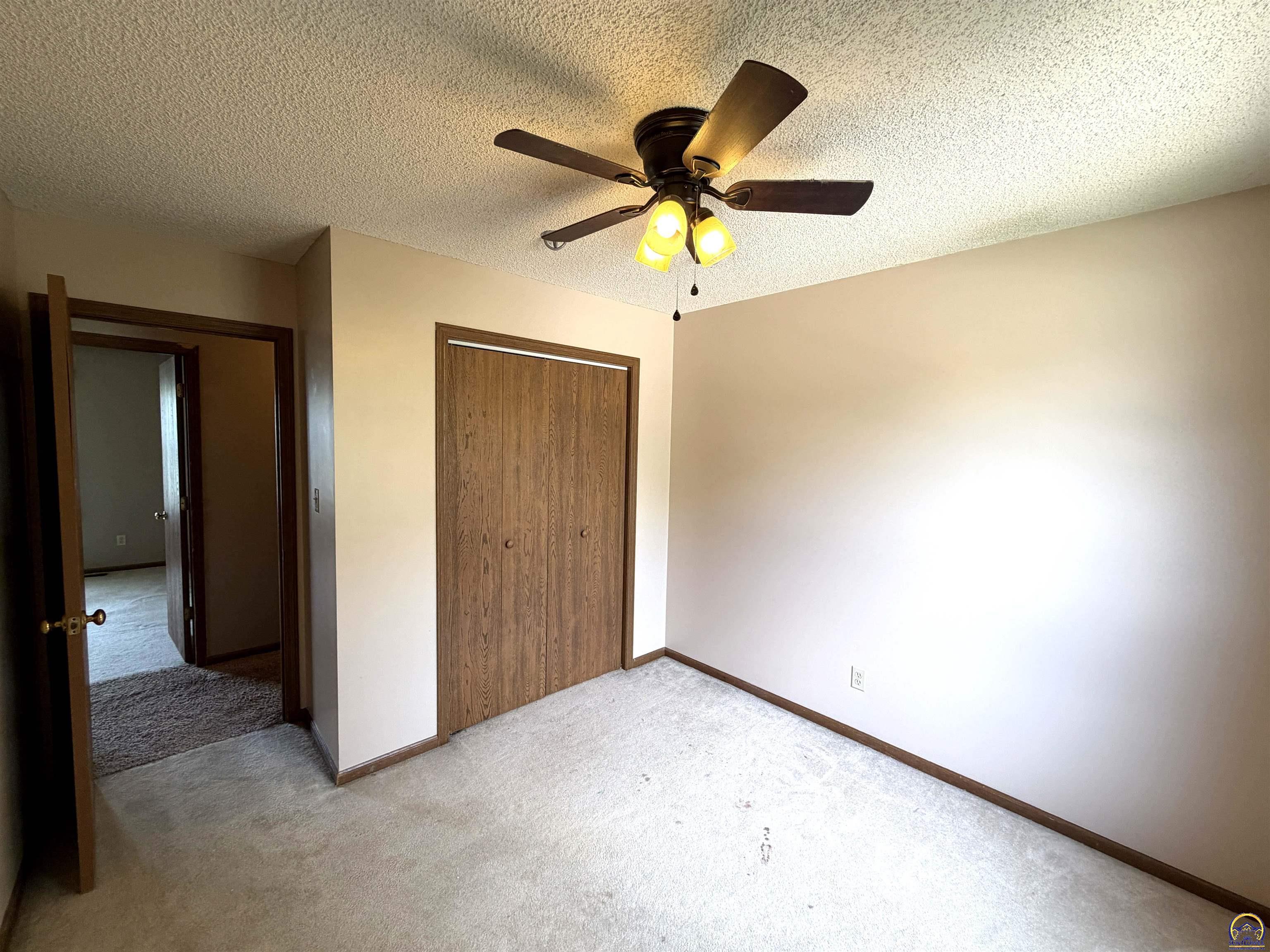 2514 Southwest Maxfield Road Topeka, KS 66614 - Photo 18 of 37