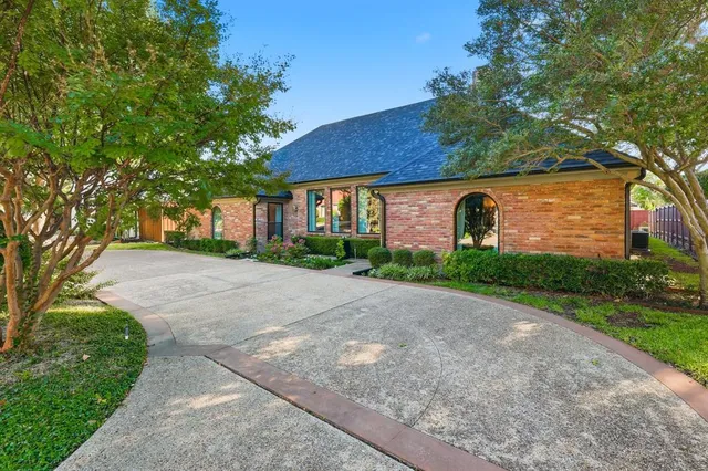 $1,249,900 | 5516 Bent Trail, Dallas, TX 75248