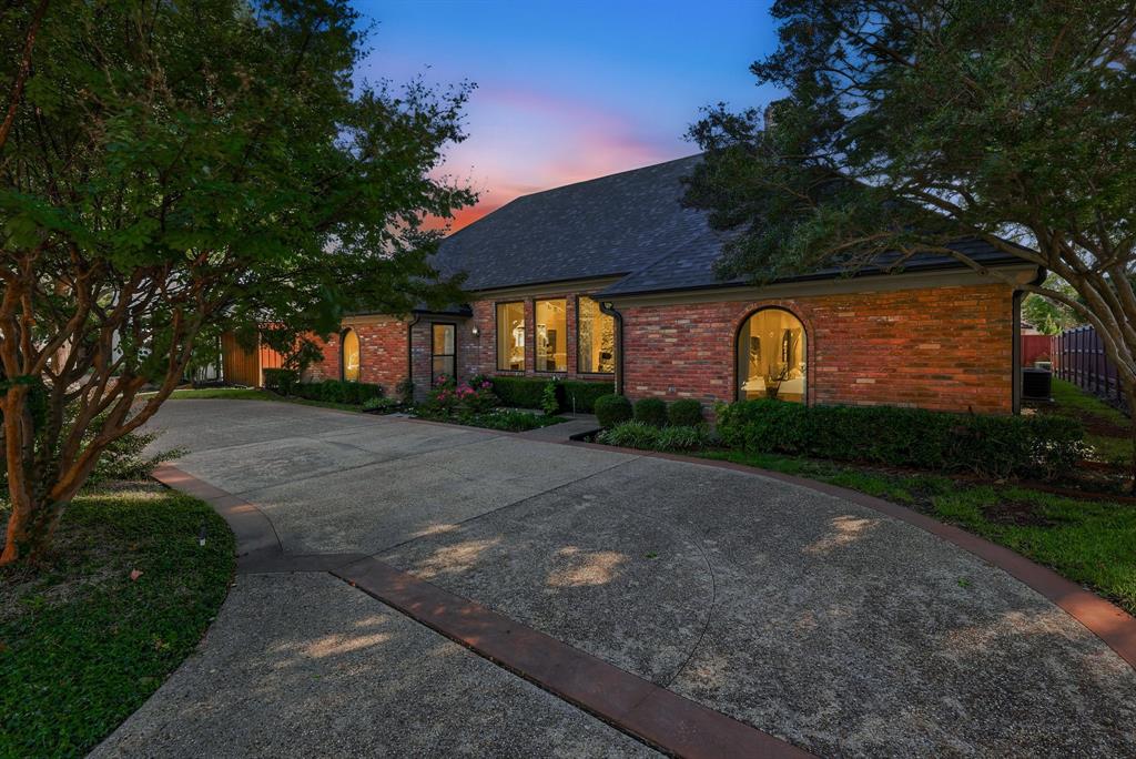 5516 Bent Trail Dallas, TX 75248 - Photo 28 of 32 a view of a outdoor space