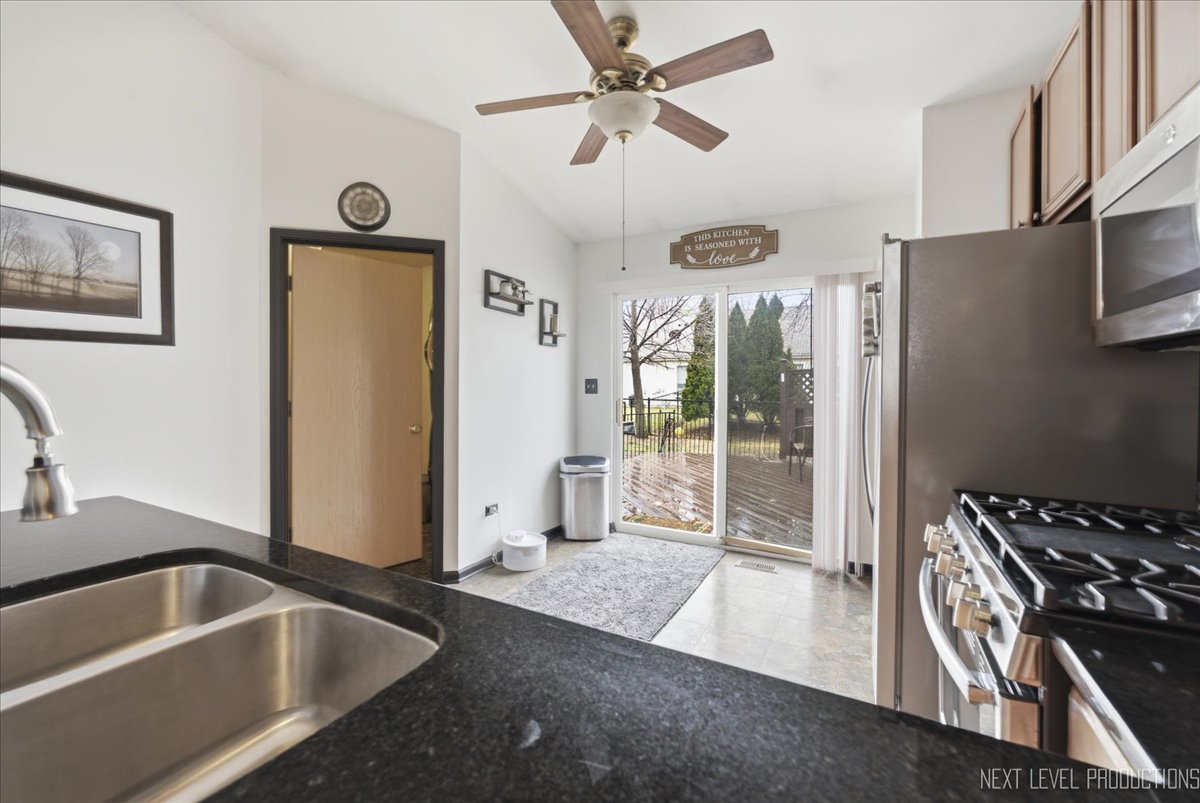 2468 Roxbury Lane Montgomery, IL 60538 - Photo 11 of 19