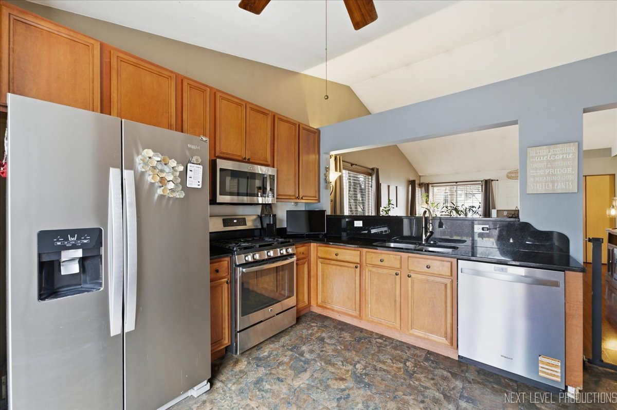 2468 Roxbury Lane Montgomery, IL 60538 - Photo 9 of 19