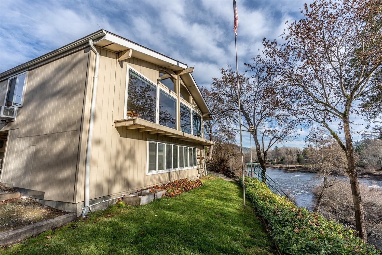 360 Riverside Avenue Gold Hill, OR 97525 - Photo 14 of 33 Additional Photo