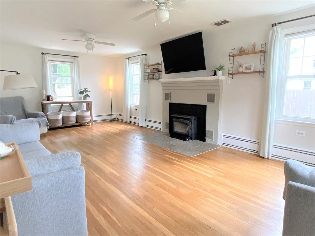 1583 Providence Road Northbridge, MA 01588 - Photo 11 of 40 Gallery Image 11