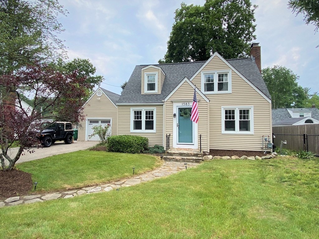 1583 Providence Road Northbridge, MA 01588 - Photo 2 of 40 Gallery Image 2